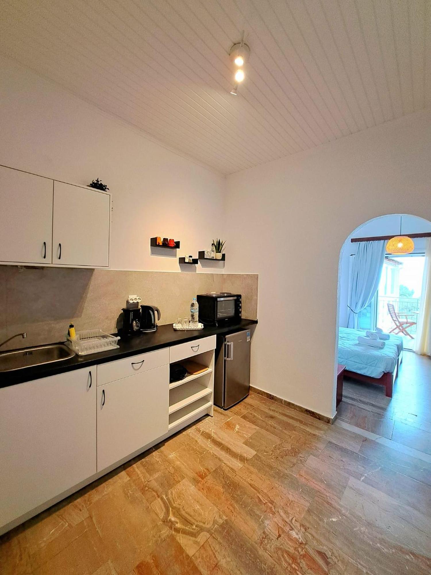 Bella Vista Apartments Пелекас Екстер'єр фото