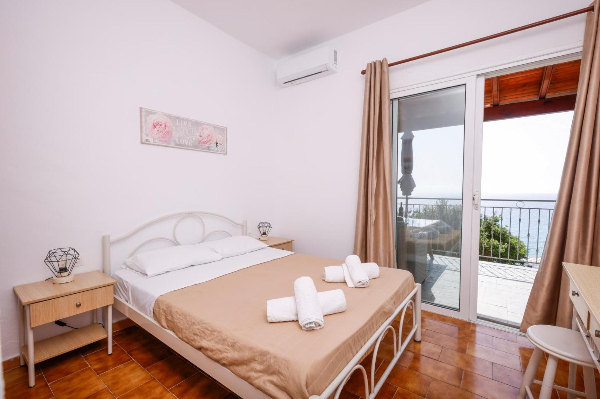 Bella Vista Apartments Пелекас Екстер'єр фото