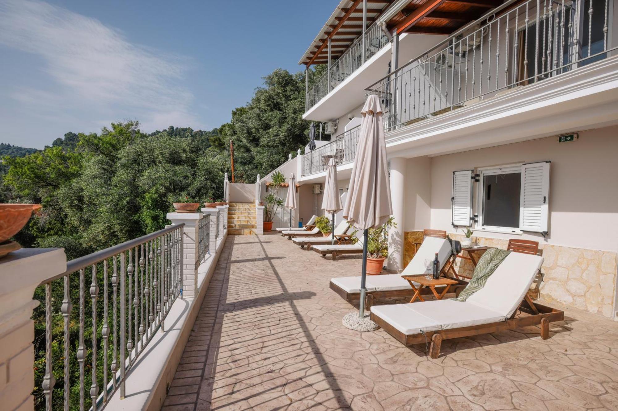 Bella Vista Apartments Пелекас Екстер'єр фото