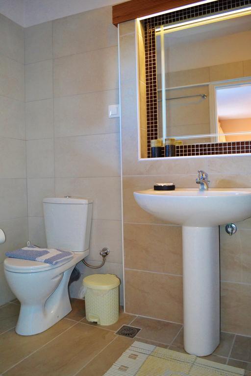 Bella Vista Apartments Пелекас Екстер'єр фото