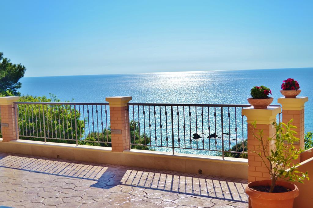 Bella Vista Apartments Пелекас Екстер'єр фото